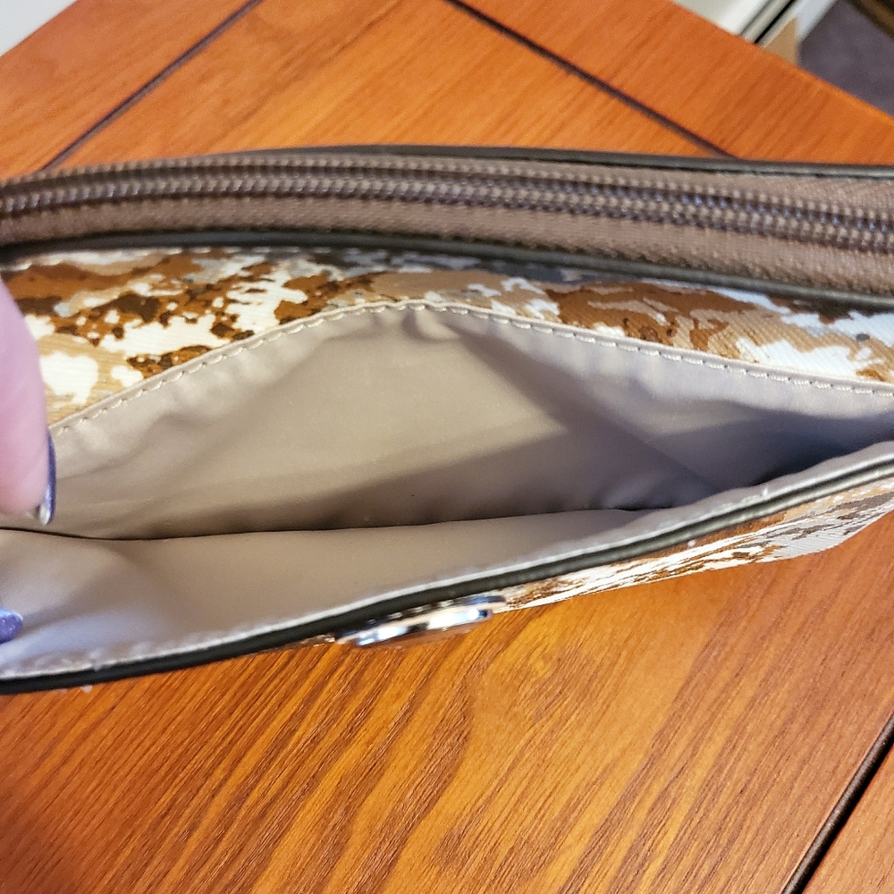 Coach Wristlet - Picture 4 of 8